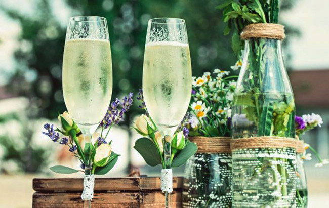 How to Enjoy Sparkling Wine the Right Way